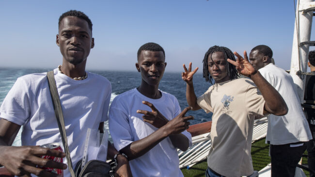 Interior permite a las mafias fingir naufragios en el Estrecho para colar inmigrantes en España