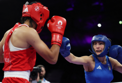 Una boxeadora italiana renuncia a un combate en París con una púgil transgénero argelina