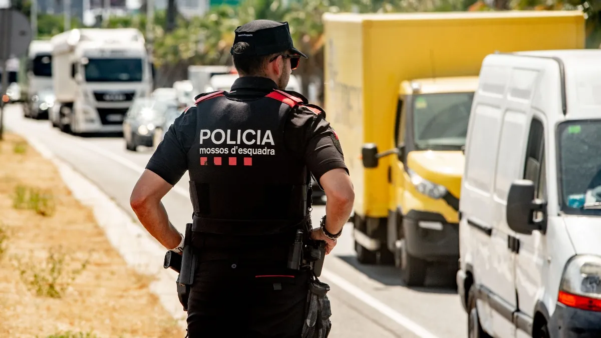 Los Mossos investigan el caso de una menor herida con arma blanca en Badalona