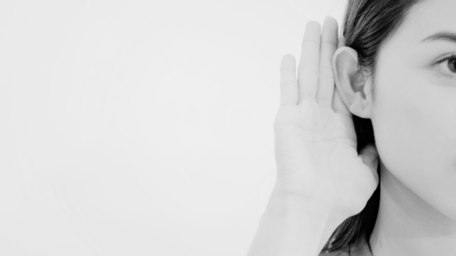 Cómo desarrollar la escucha activa y la atención plena