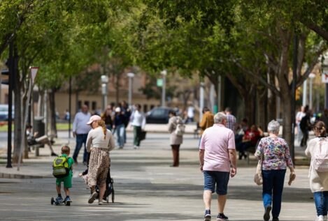 La población residente en España supera ya los 48,7 millones de habitantes