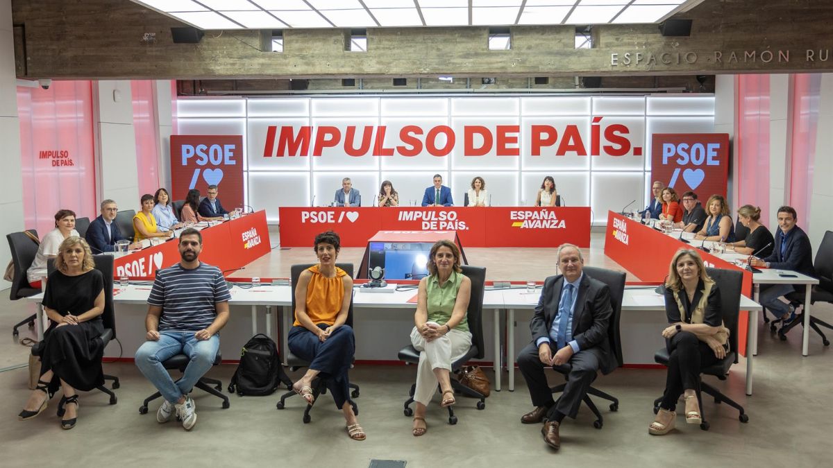 El PSOE acusa al PP de pagar su viaje a Venezuela con fondos del Parlamento