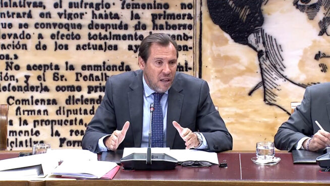 Puente, en el Senado: «Solo falta escuchar que con Franco los trenes iban mejor»