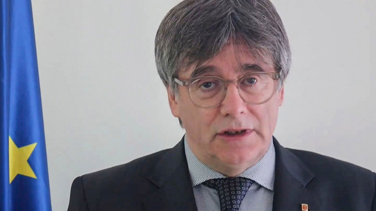 Puigdemont anuncia que comienza su «viaje de retorno» a Cataluña para la investidura de Illa