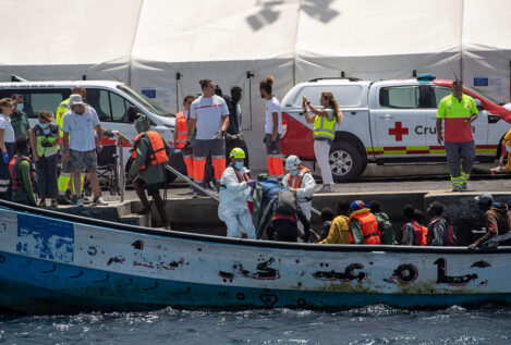 Frontex subraya que no puede actuar en la crisis migratoria hasta que Moncloa lo autorice