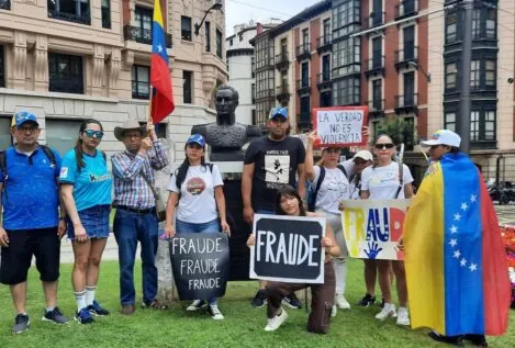 Decenas de venezolanos protestan en Bilbao contra el «fraude electoral» en Venezuela