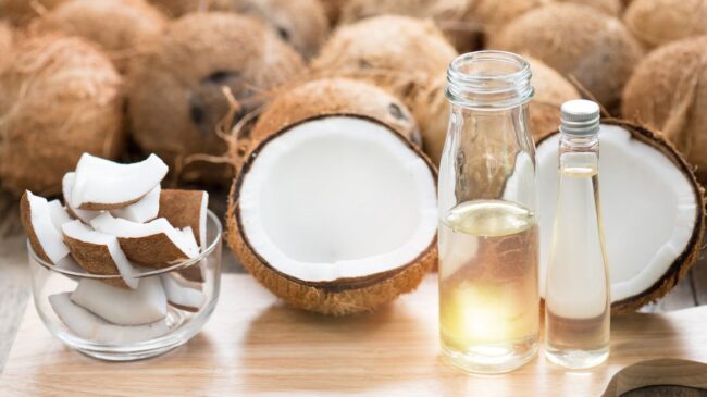 ¿Es beneficioso el aceite de coco para los dientes?