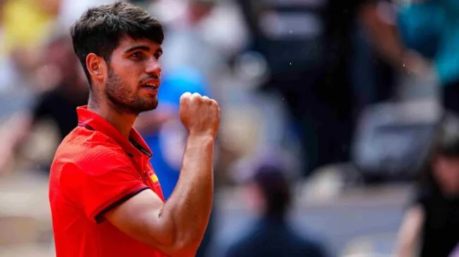 Carlos Alcaraz vence a Tommy Paul y ya está a un paso de las medallas en París