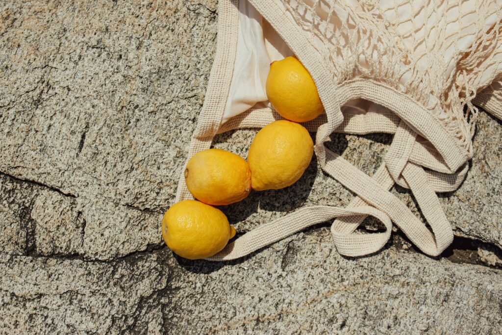 Limones, necesarios para hacer la mezcla. 
Alin Luna Unsplash 