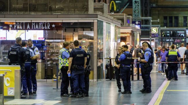 Un hombre asesina a tiros a otro en la estación central de trenes de Fráncfort (Alemania)