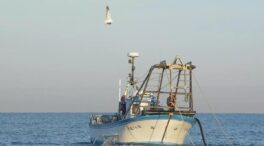 El hundimiento de un barco en Pontedeume (La Coruña) provoca un vertido en el río Eume