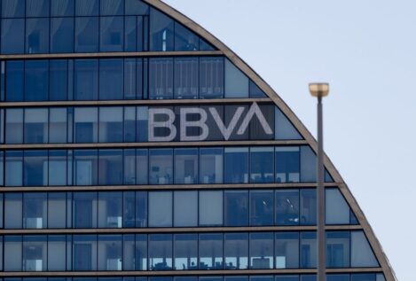 BBVA se impone a Santander y se adjudica los servicios de cuentas bancarias de Muface