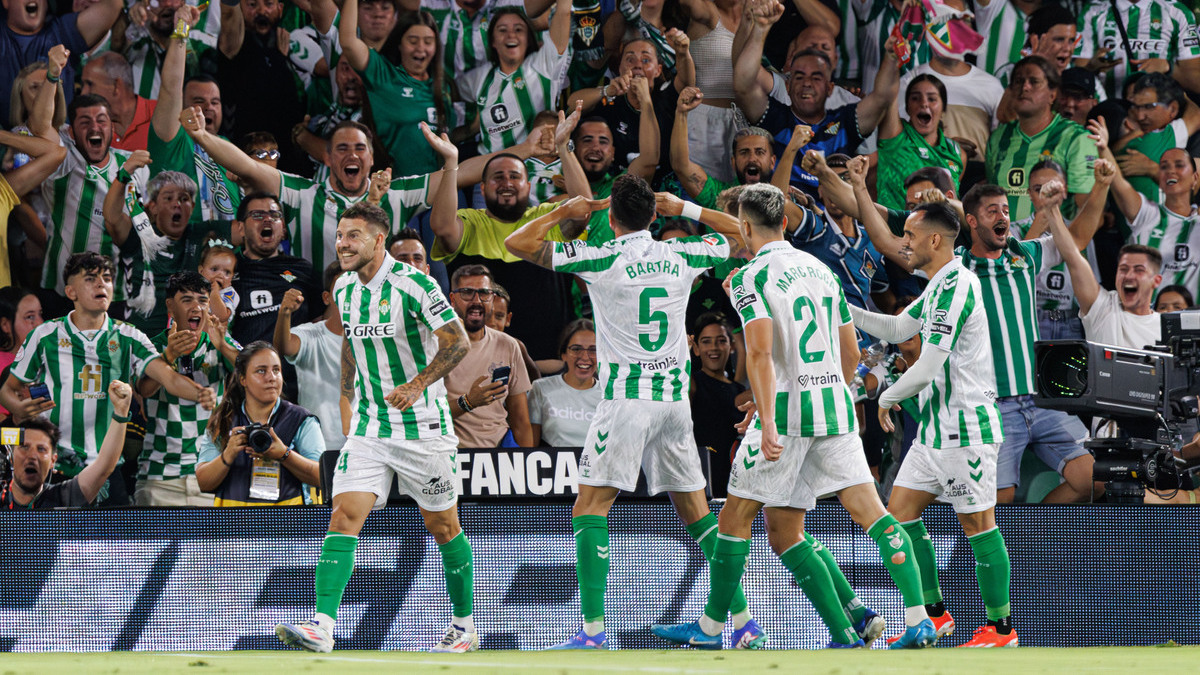 El Betis encarrila su billete a la Conference League tras vencer al Kryvbas ucraniano