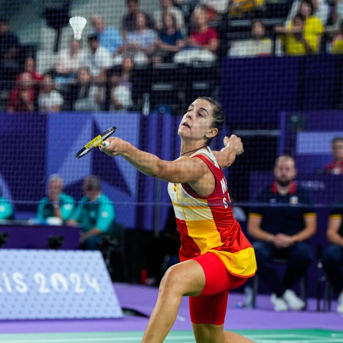 Carolina Marín arrasa en su paso a semifinales y luchará por las medallas