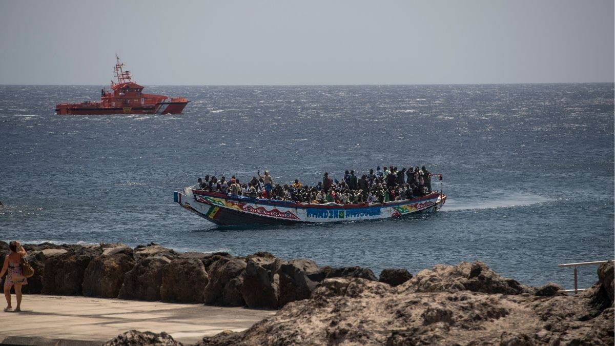 La RFEF facilitará ropa deportiva a inmigrantes llegados recientemente a Canarias