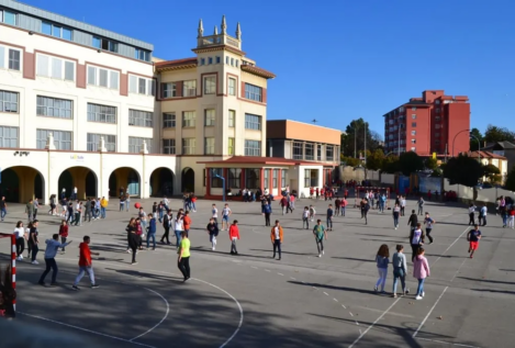 Educación suspenderá al profesor de Orense condenado a 13 años por violar a una menor