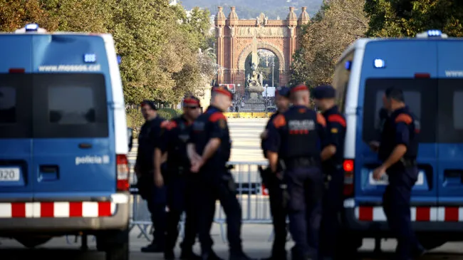 El juez deja en libertad provisional al segundo mosso detenido por ayudar a Puigdemont