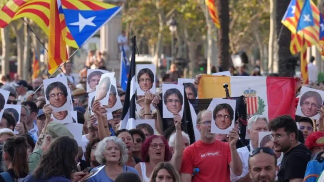 Protesta de Vox contra la llegada de Puigdemont en Barcelona