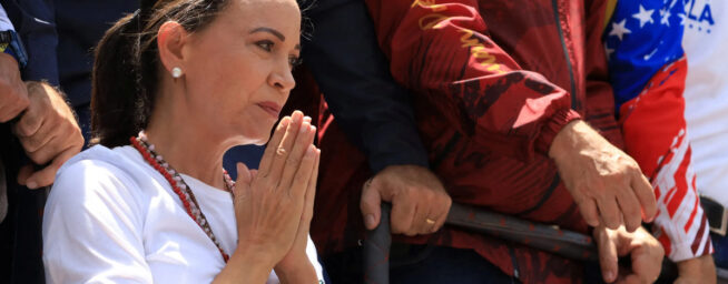 Corina Machado urge a las Fuerzas Armadas a impedir «el golpe de Estado» dado por Maduro