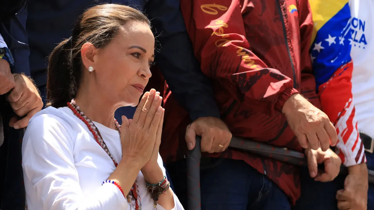 Corina Machado urge a las Fuerzas Armadas a impedir «el golpe de Estado» dado por Maduro