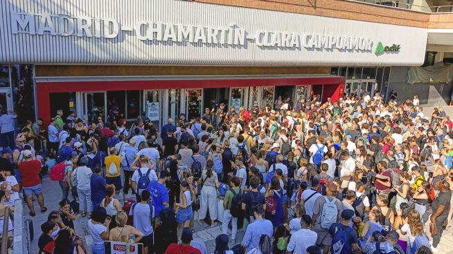 Nuevo caos en la estación de Chamartín por una avería en un tren de alta velocidad a Levante