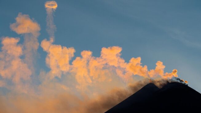 El volcán Etna (Sicilia) entra de nuevo en erupción