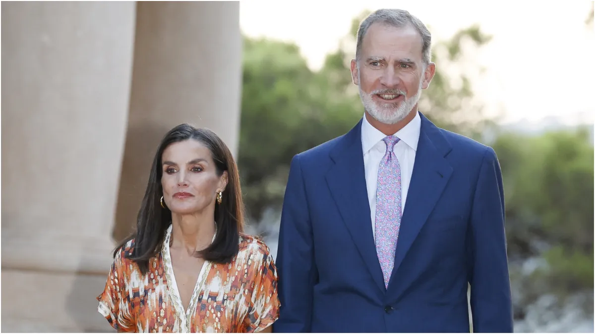 Los reyes Felipe y Letizia y el Emérito se reúnen con la princesa Leonor en Marín (Pontevedra)