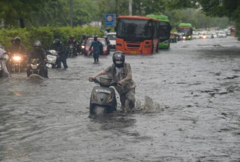 Casi 300 muertos por varios deslizamientos de tierra a causa de las fuertes lluvias en India