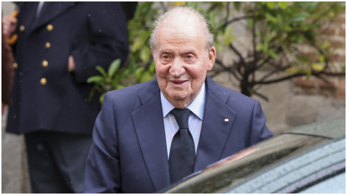 El rey Juan Carlos cumple cuatro años en Abu Dabi: la casa en la que vive y la relación con su hijo