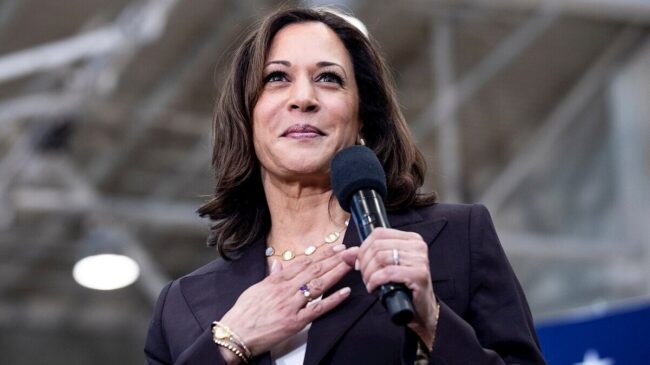 La campaña de Kamala Harris recauda más de 280 millones en julio, más del doble que Trump