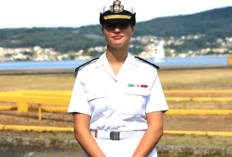 La princesa Leonor realiza su primera salida al mar en la Escuela Naval Militar de Marín