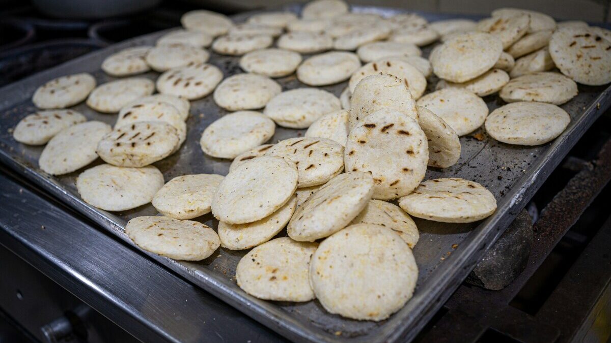 Cómo hacer las verdaderas arepas venezolanas