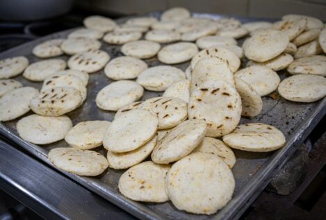 Cómo hacer las verdaderas arepas venezolanas