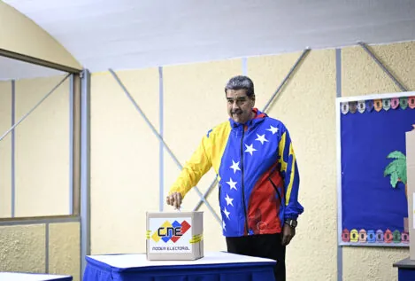 España pide las actas «integras y verificables» para reconocer la victoria de Nicolás Maduro