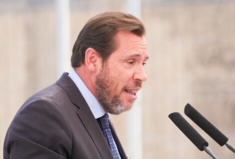 Óscar Puente comparece en el Senado a petición del PP por las incidencias en los trenes