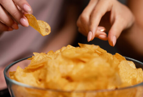 Patatas fritas saludables: en qué fijarse para encontrar y comprar las más sanas