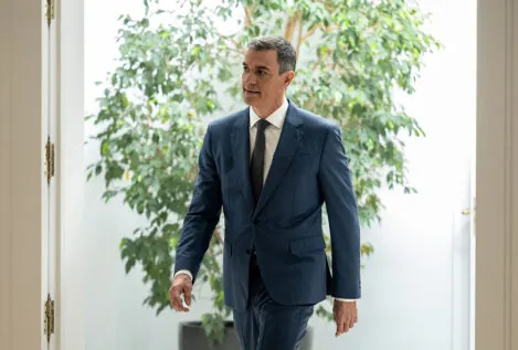 Sánchez y Clavijo se reúnen en La Palma para abordar la crisis migratoria de Canarias