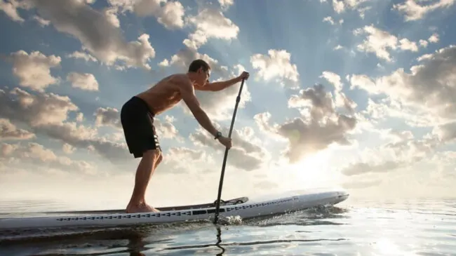 Cómo perder peso con los deportes acuáticos: ¿cuál es la mejor forma de adelgazar en verano?