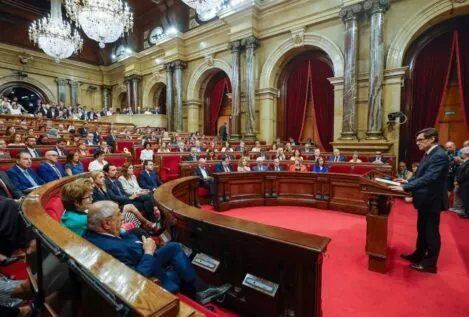 La investidura de Salvador Illa (PSC), en directo | Illa exige la aplicación «ágil y sin subterfugios» de la amnistía durante su discurso