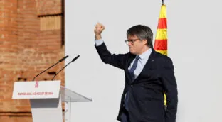 Puigdemont rompe su silencio y afirma que ya está en Waterloo: «Nunca pensé entregarme»