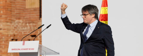 Un libro desvela que el Gobierno prohibió a la Guardia Civil detener a Puigdemont a su vuelta