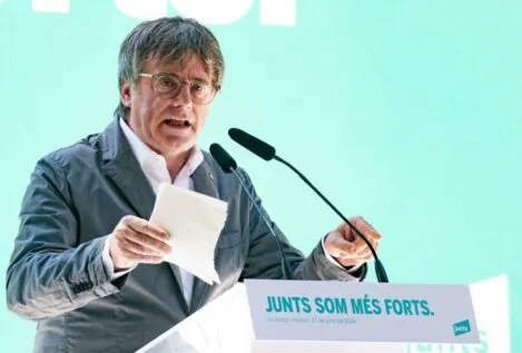 Puigdemont anuncia que comienza su «viaje de retorno» a Cataluña para la investidura de Illa