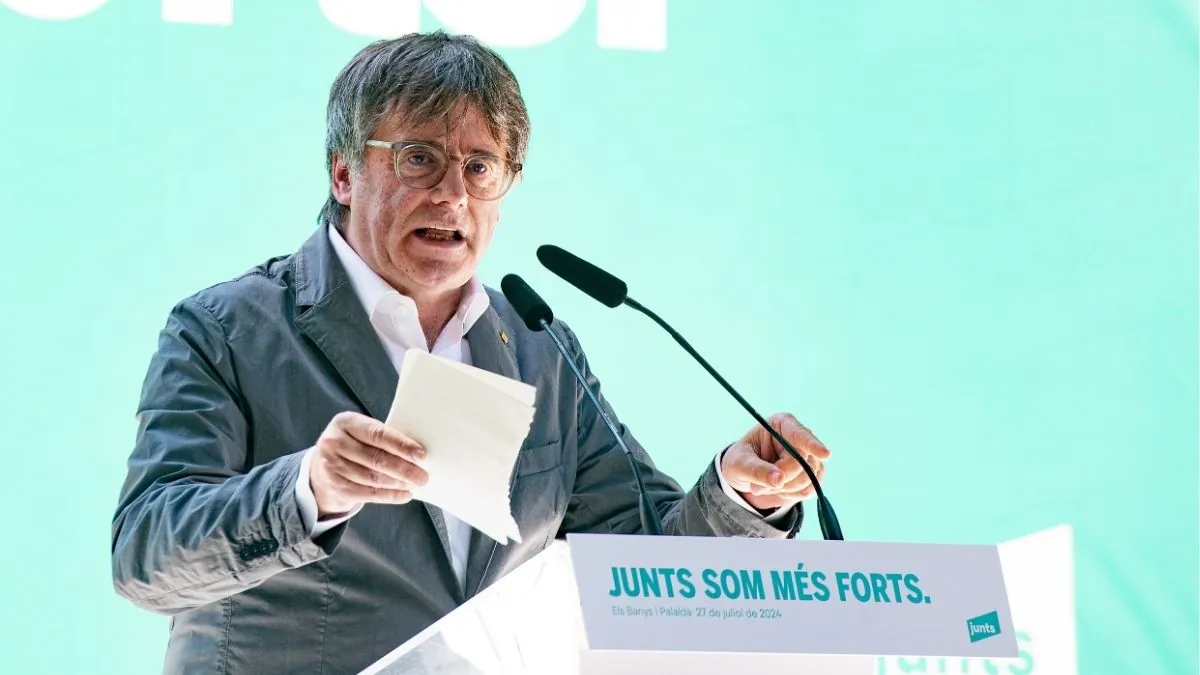 Puigdemont anuncia que comienza su «viaje de retorno» a Cataluña para la investidura de Illa