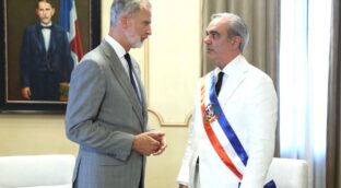 El PP reprocha que ningún ministro acompañase al Rey en su viaje a Dominicana