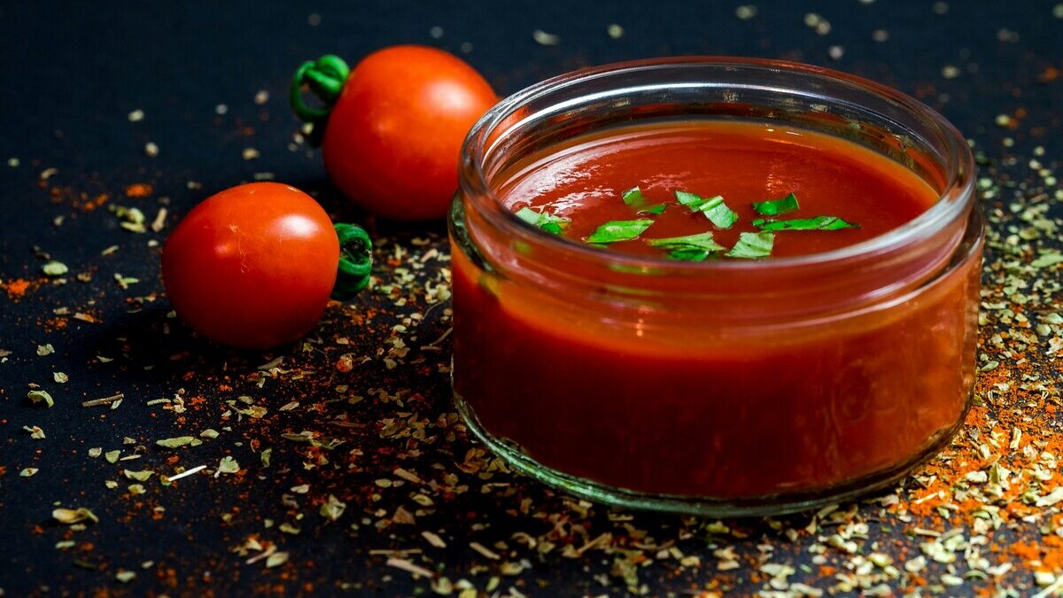 Cómo quitar la acidez de la salsa de tomate casera con este sencillo truco