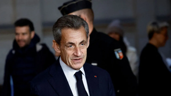 Nicolas Sarkozy reclama un primer ministro conservador porque «Francia es de derechas»