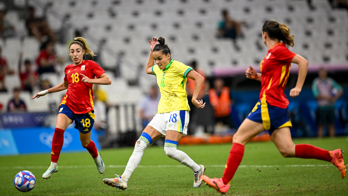 España pierde contra Brasil en la semifinal de fútbol femenino y peleará por el bronce