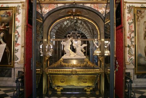 Abren el sepulcro de Santa Teresa 110 años después: «Su cuerpo sigue incorrupto»