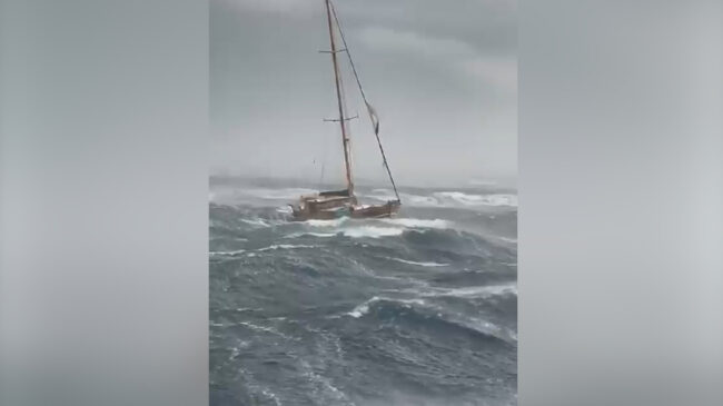 Baleares prohíbe las actividades al aire libre y Cataluña cierra 24 playas por el temporal