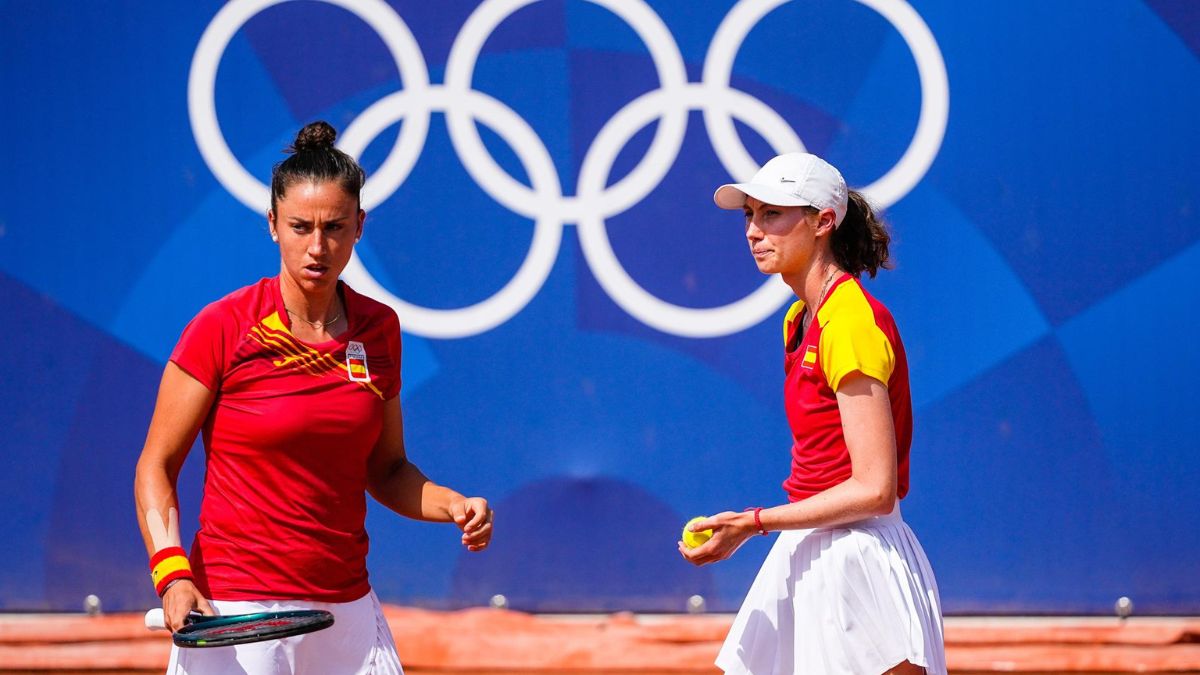 Las tenistas Sorribes y Bucsa caen en semifinales de dobles femenino en París